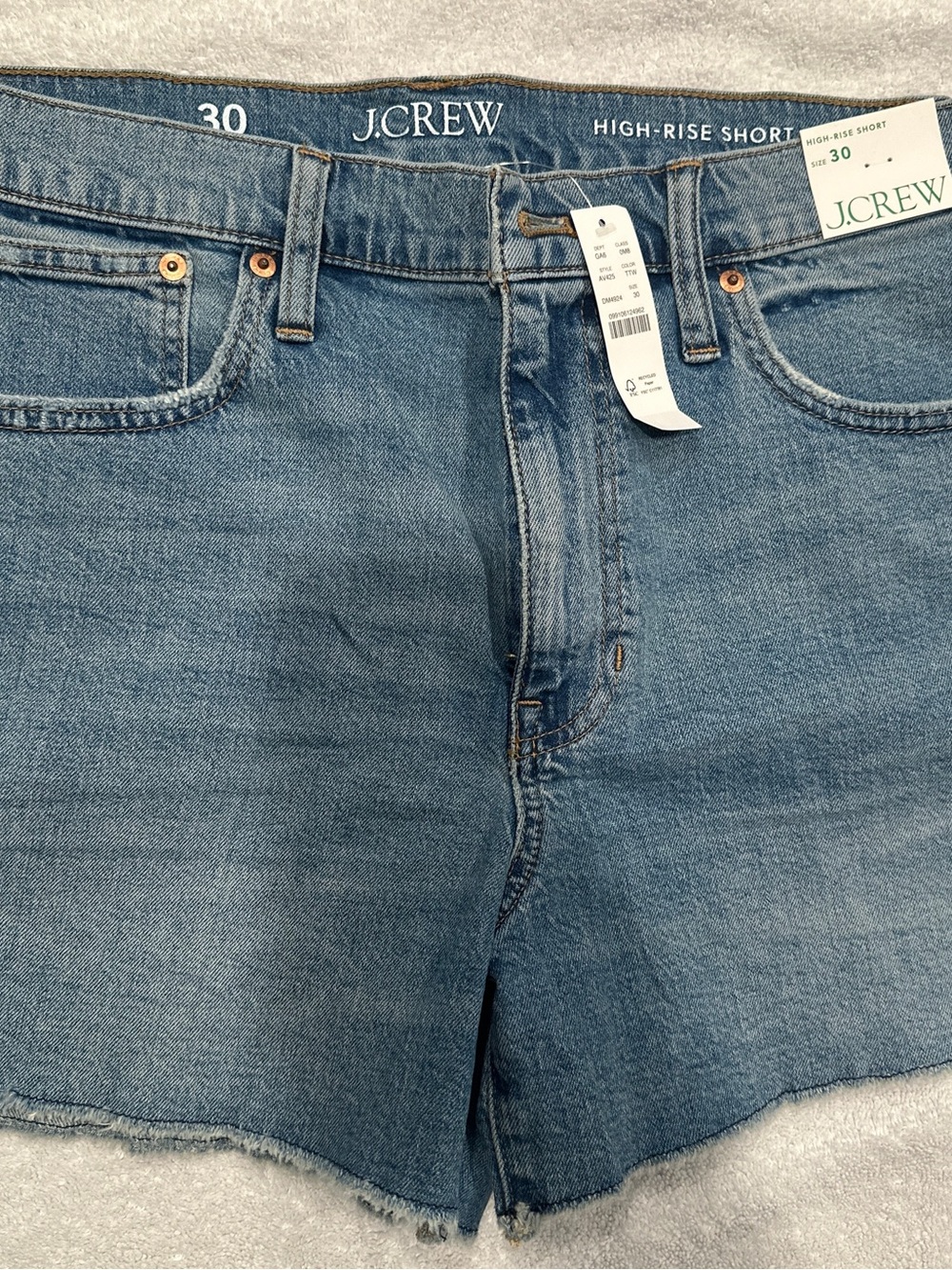 J. Crew NWT High-Rise Denim Short Tea Time Wash Size 30 AV425